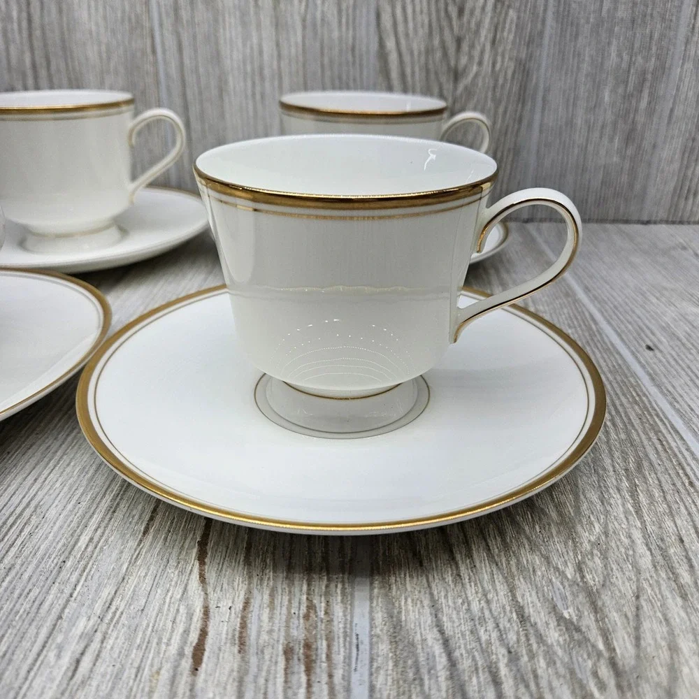 Mikasa Wheaton‎ Bone China Cup and Saucer Set of 4 White Gold Trim A1-102 Japan